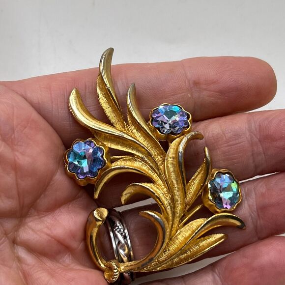 Signed Sphinx 9883 Margarita Heliotrope Rhinestone Floral Brooch Costume Jewelry - Picture 2 of 9